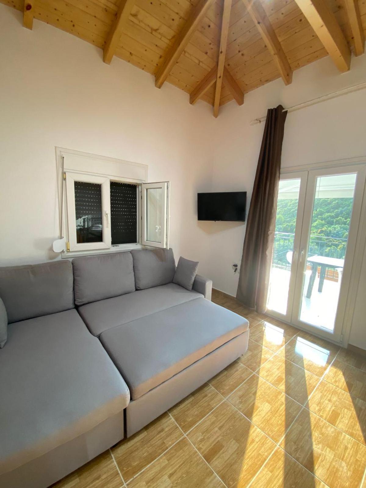Babis Apartment Agios Nikitas Áyios Nikítas Exterior foto