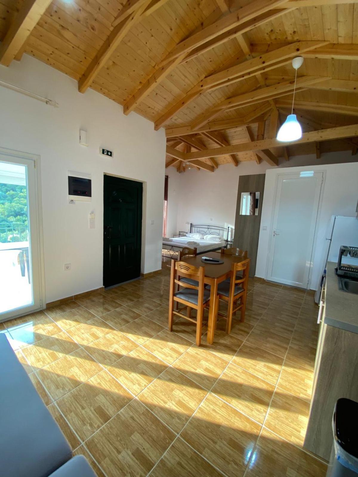 Babis Apartment Agios Nikitas Áyios Nikítas Exterior foto
